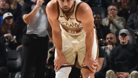 香港东亚足球锦标赛：韦特强调球迷支持助港队夺冠，疑惑队长离场原因